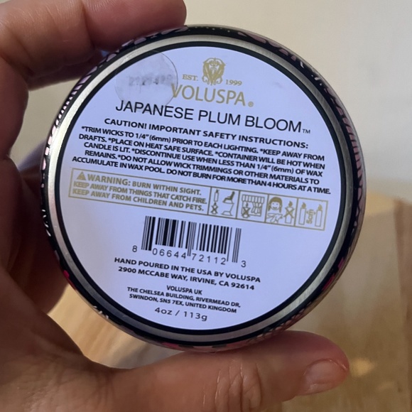 Voluspa Japanese Plum Bloom 1-wick scented candle NWT - Picture 4 of 5